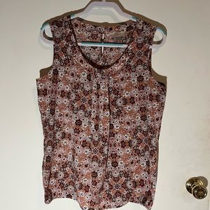 Women’s sleeveless dress shirt